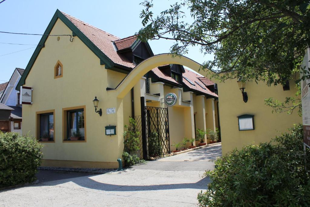 Levanda Panzio Kópháza Exteriör bild